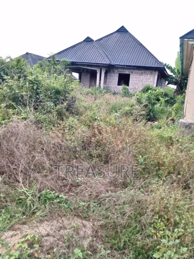 3-Bedroom Bungalow with C of O in Benin City - 1