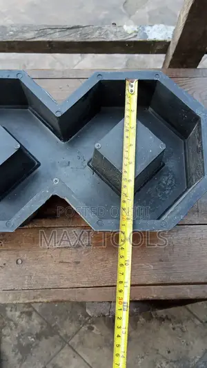 Plastic Interlocking Paver Mold (Figure 8 Grass)