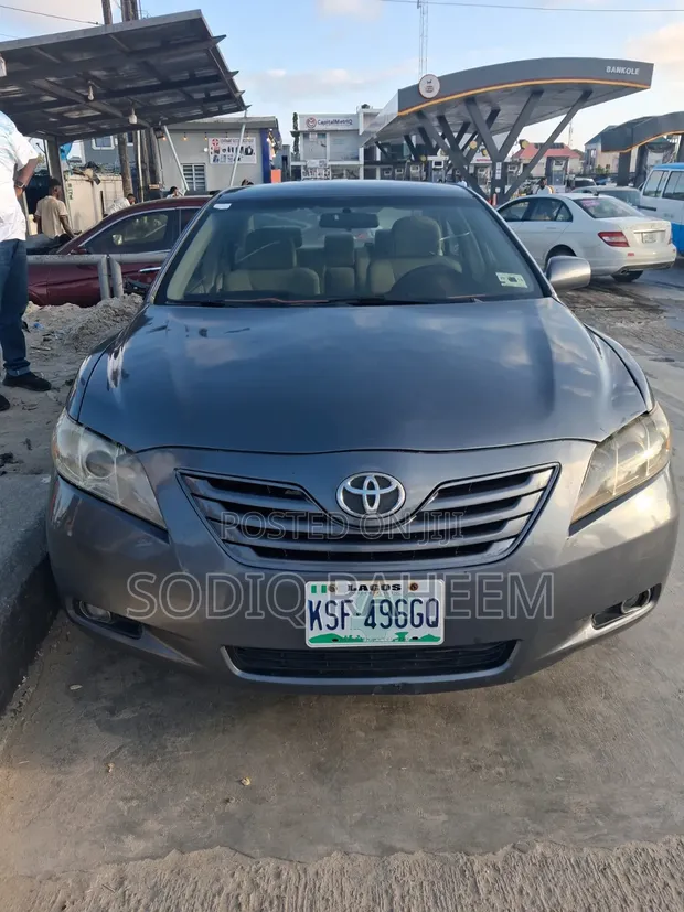 Toyota Camry 2008 Gray - 1