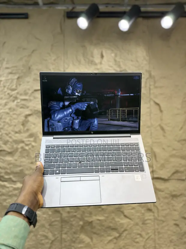HP ZBook Firefly G8 Laptop 16GB RAM, Intel Core i5, 256GB SSD - 1