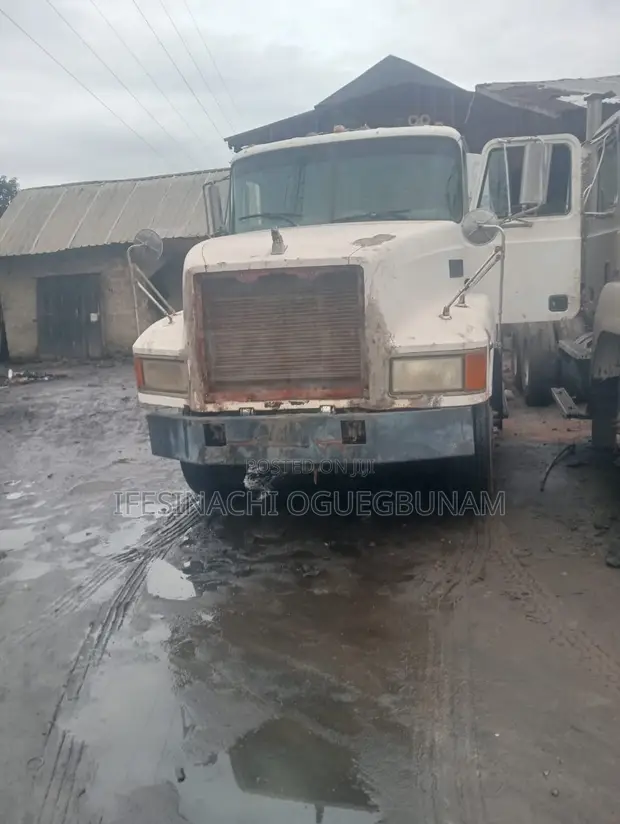 2002 Mack CH612 Tractor Head - 10-Tyre - 1