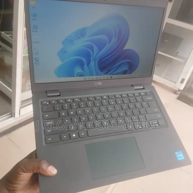 Dell Latitude 3420 Laptop: Intel Core i5, 8GB RAM, 256GB SSD - 1