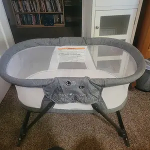 Baby Delight Slumber Deluxe Portable Rocking Bassinet