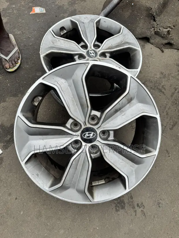 Hyundai Santa Fe 2015 Rims (Set of 4) - 1