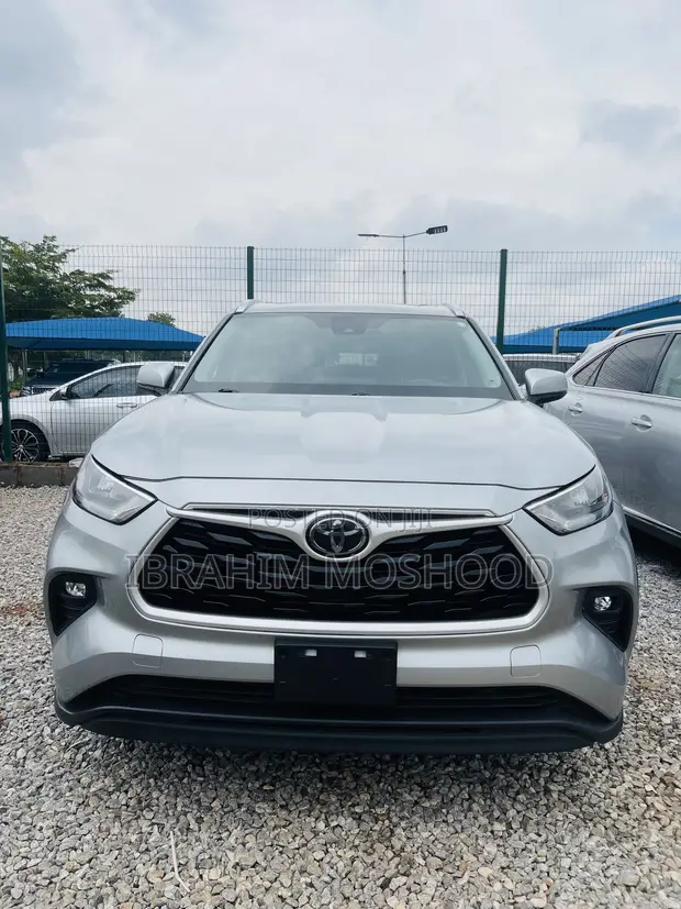 2020 Toyota Highlander XLE AWD Silver - 1