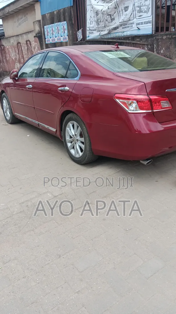 Lexus ES 2012 Red - 1