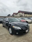 Toyota Camry 2010 Baƙar Fata - 2