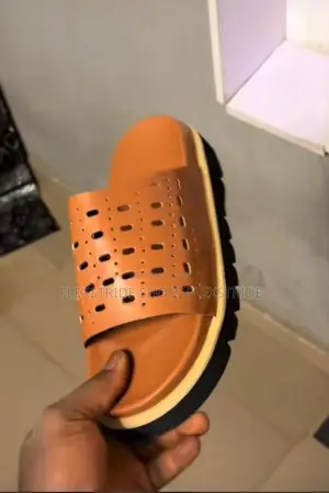 Louis Vuitton Slippers - Gold