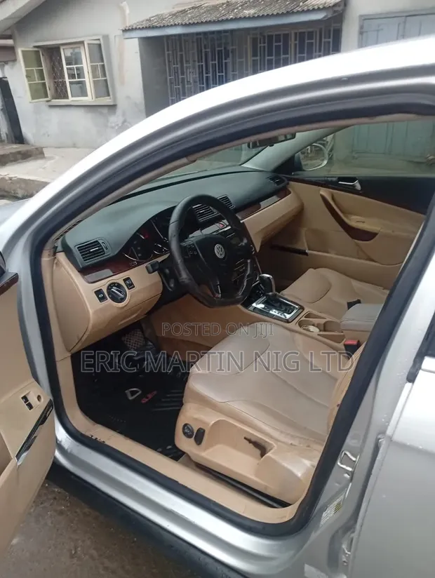 Volkswagen Passat FSI 2009 Silver - 1