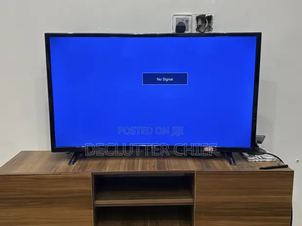 LG 43" Curved LED TV - 1