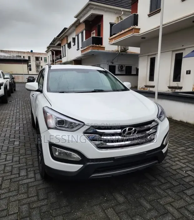 Hyundai Santa Fe SE AWD 2016 White - 1