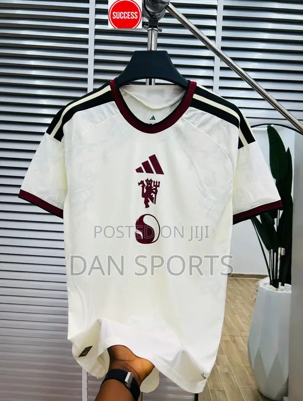 Manchester United 2026/27 Jersey - 1
