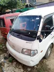 Mazda Bongo 2017 Fari - 2