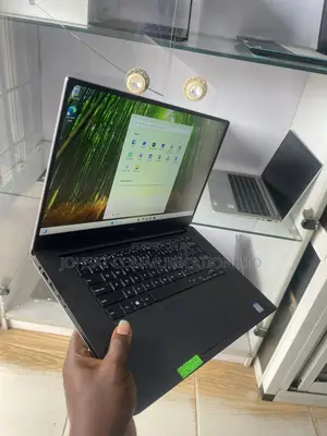 Dell Precision 5520 Laptop - Core i5, 8GB RAM, 256GB SSD