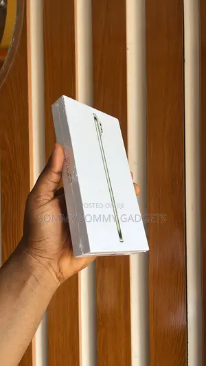 New Apple iPhone Air 256GB Gold