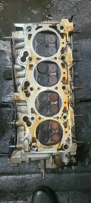 Hyundai Tucson 2006-2008 Cylinder Head (Iron Block)
