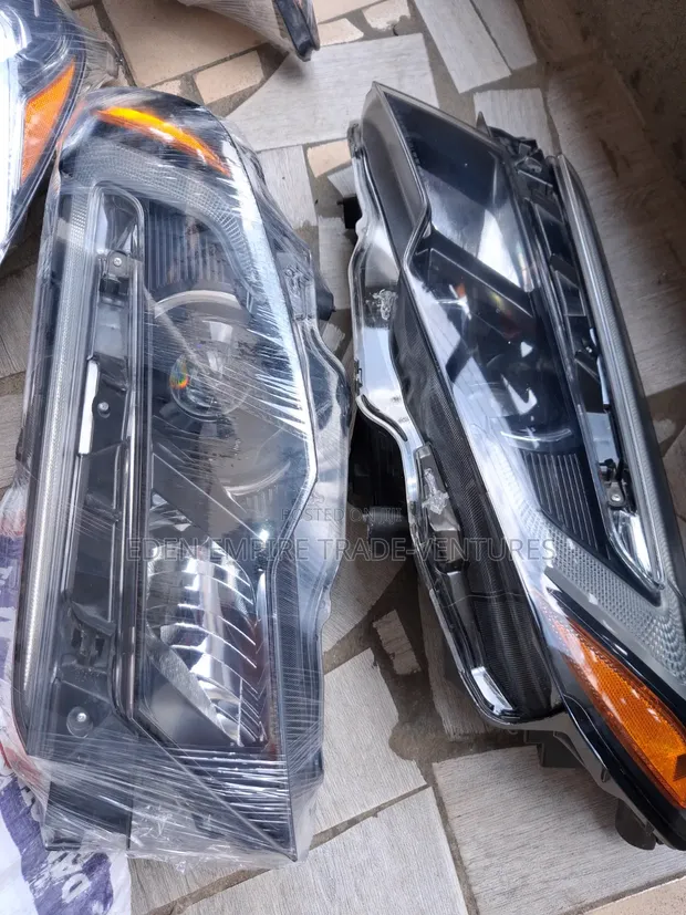 2016-2018 Honda Pilot Original Tokunbo Headlight Assembly - 1