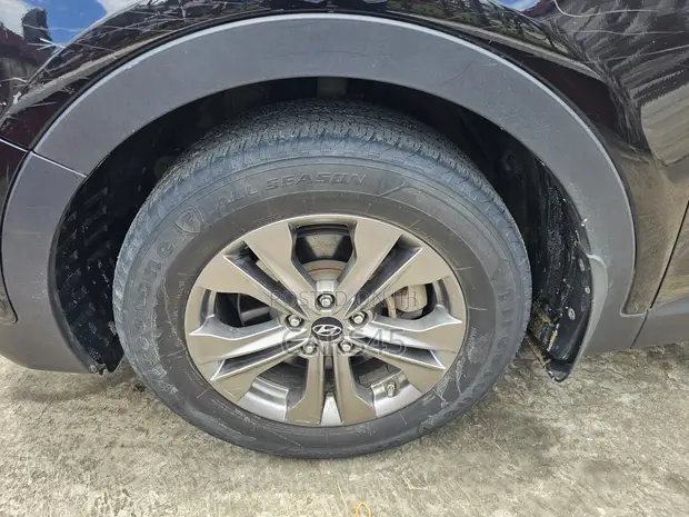 Hyundai Santa Fe 2013 Black - 1