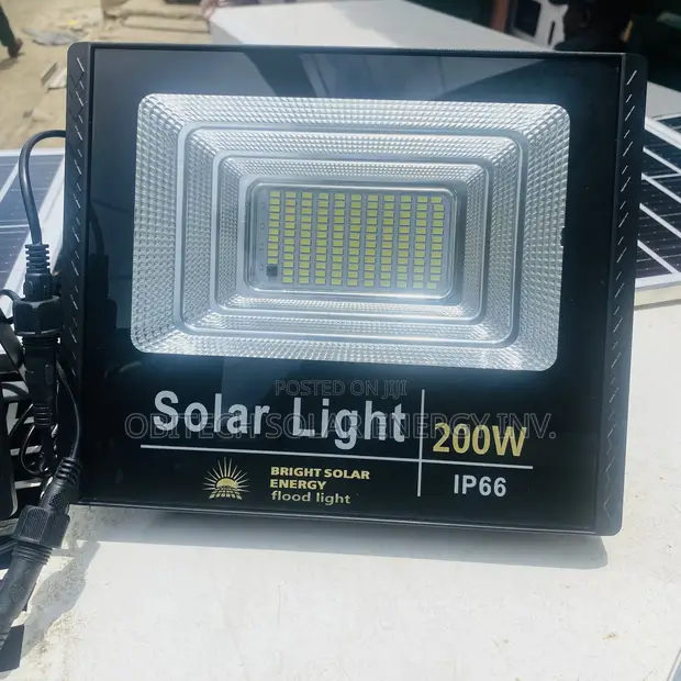 200W Solar Floodlight - 1