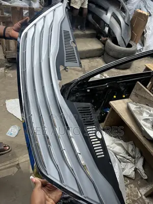Toyota Sienna Front Grill (2012)
