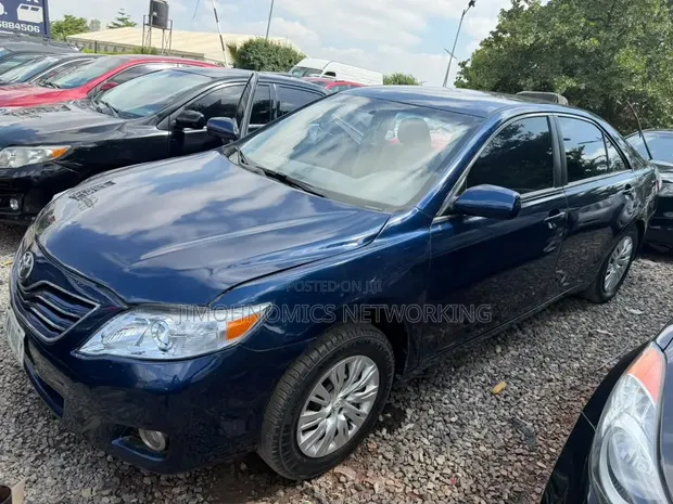 Toyota Camry 2011 Blue - 1
