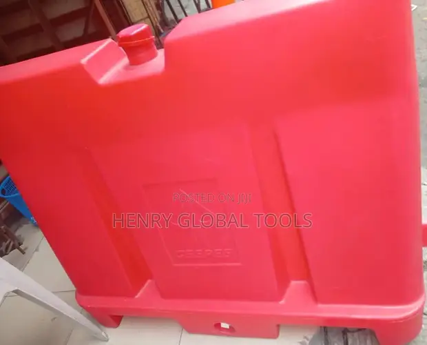 Heavy-Duty Water-Filled Road Traffic Barriers - 1
