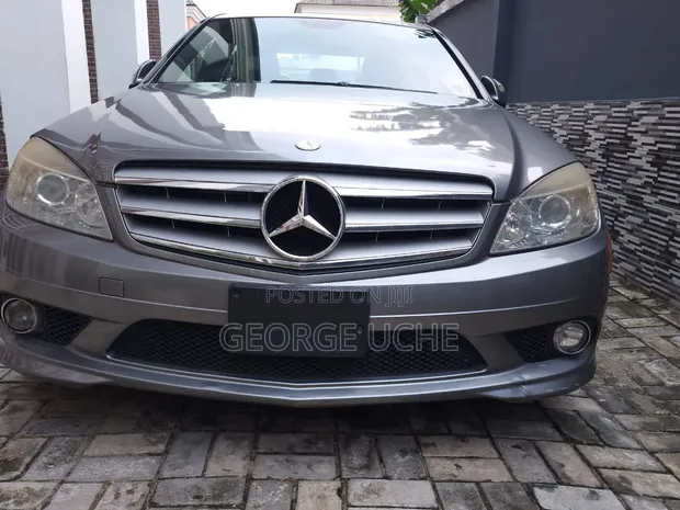 Mercedes-Benz C300 2009 Beige - 1