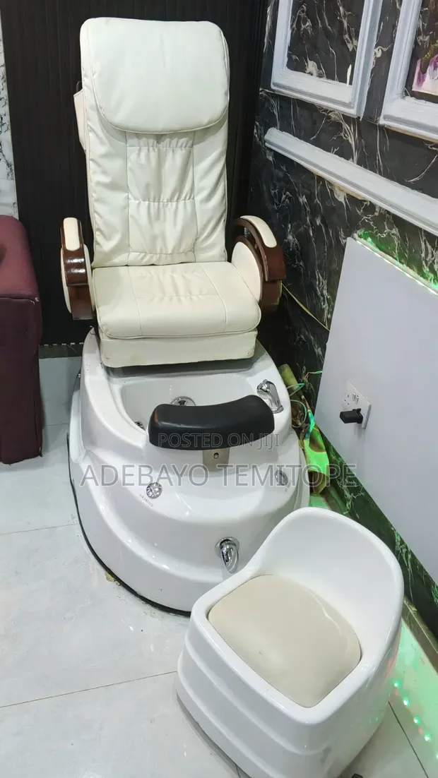 Premium Massage & Pedicure Chair - Used - 1