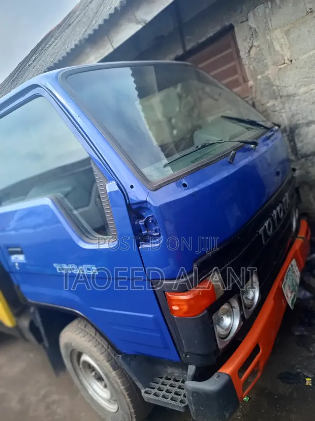 Toyota Dyna 150 Truck (2001) - Petrol - 1