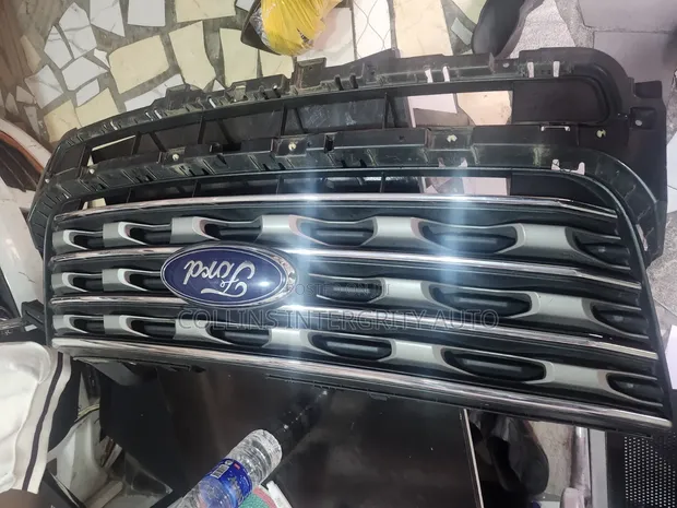 Ford Explorer Front Grill (2015-2018) - 1