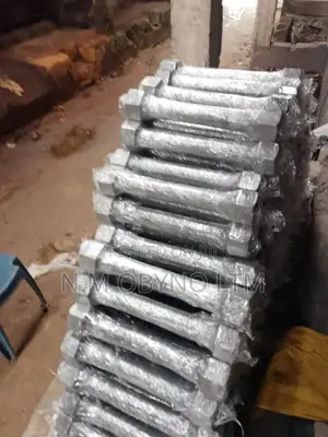 1-1/2" x 300mm Bolts da Nuts