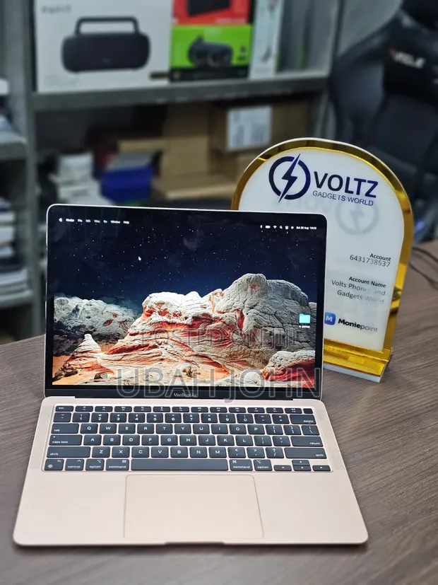 Apple MacBook Air 2020 M1, 8GB RAM, 256GB SSD - 1