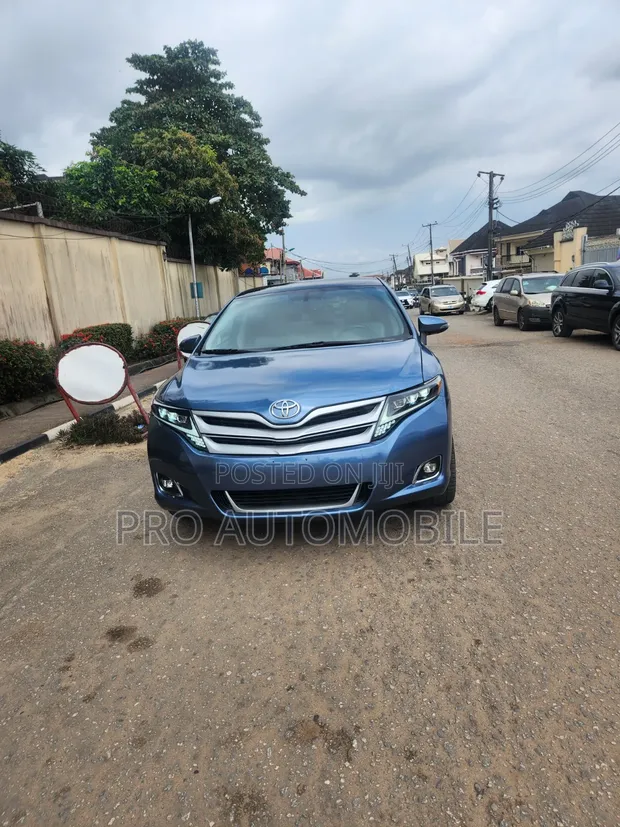 Toyota Venza XLE 2011 Blue - 1