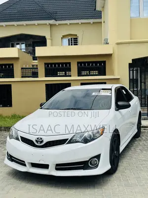 2012 Toyota Camry SE 2.5L White