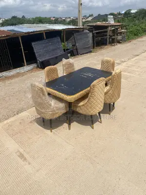 Arisekola Dining Set - 6 Chairs, High Gloss Top