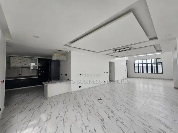 Gidan 5 Bedroom Mai Cikakken Kayan Aiki a Banana Island don Hayarwa - 1
