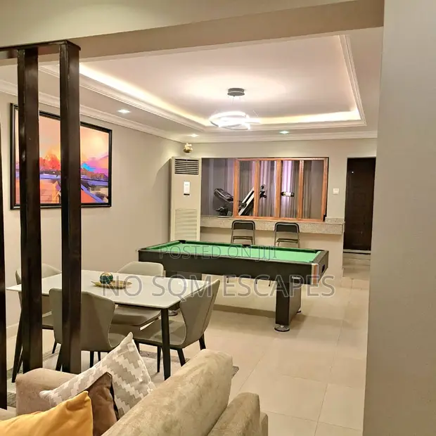 Gidan Kwalata Mai Dakuna 3 da Pool a Old Ikoyi - 1