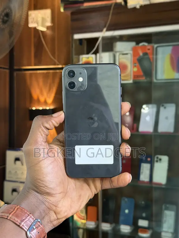 Apple iPhone 11 64GB Baki - 1
