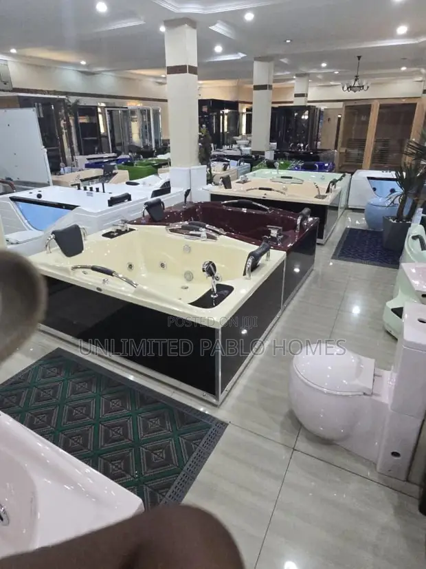 Luxury Modern Whirlpool Bathtub - 1