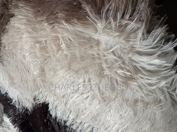 New Fluffy Plush Fur Shaggy Rug 140x200cm - 1