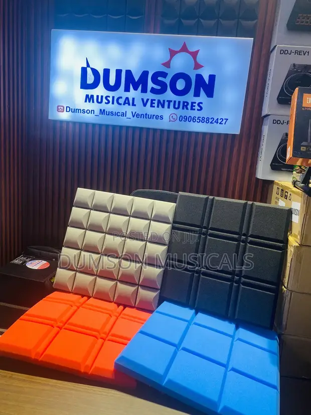 Acoustic Foam Corner Bass Traps 50x50x50cm - 1
