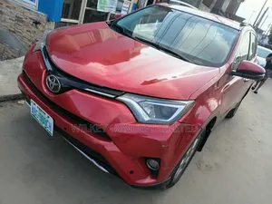 Toyota RAV4 2014 Red