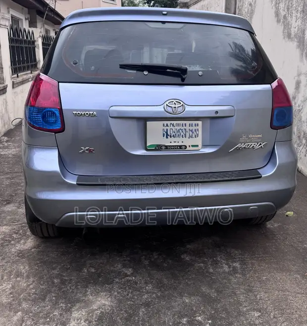 2006 Toyota Matrix XR Hatchback AWD - 1