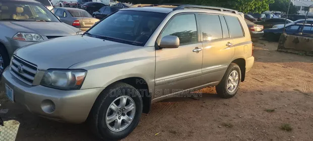 Toyota Highlander 2006 Zinariya - 1