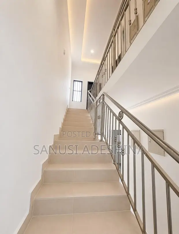 5-Bedroom Detached Duplex a Gwarimpa Estate, FCT Abuja - 1