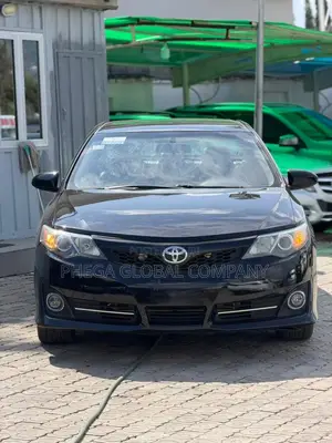 2014 Toyota Camry SE Sport Sedan