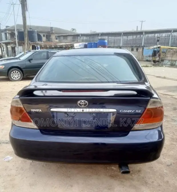2005 Toyota Camry LE 2.4L Sedan - 1