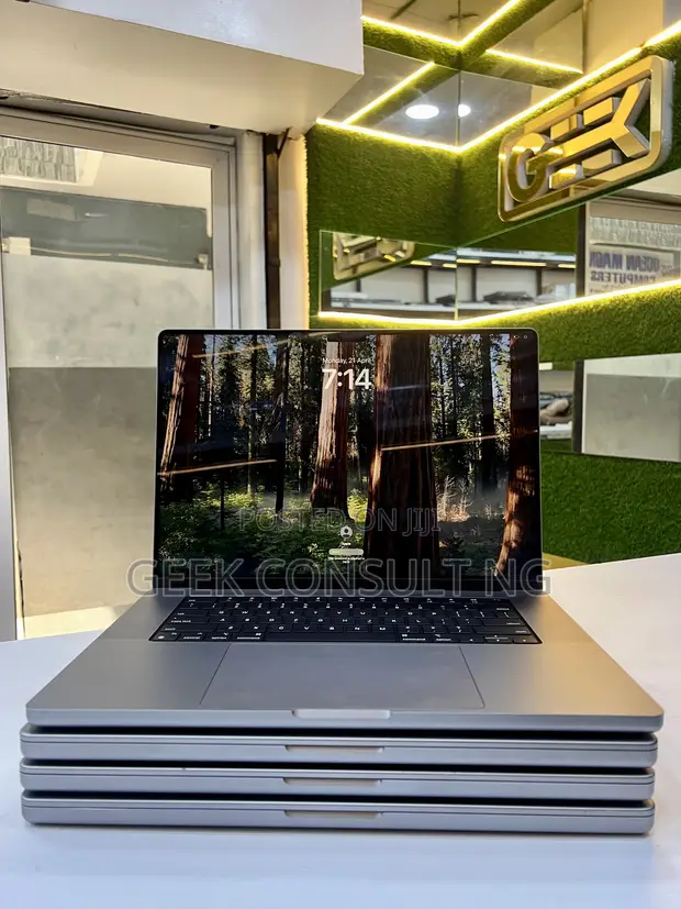 Apple MacBook Pro 2021 M1 Pro 16GB RAM 512GB SSD - 1