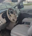 Toyota Sienna 2014 White - 2