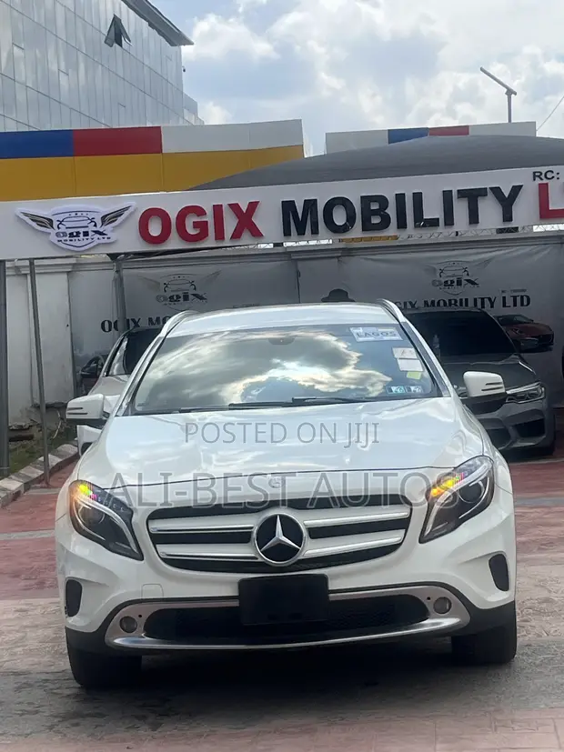 Mercedes-Benz GLA 250 SV Premium 2014 Fari - 1